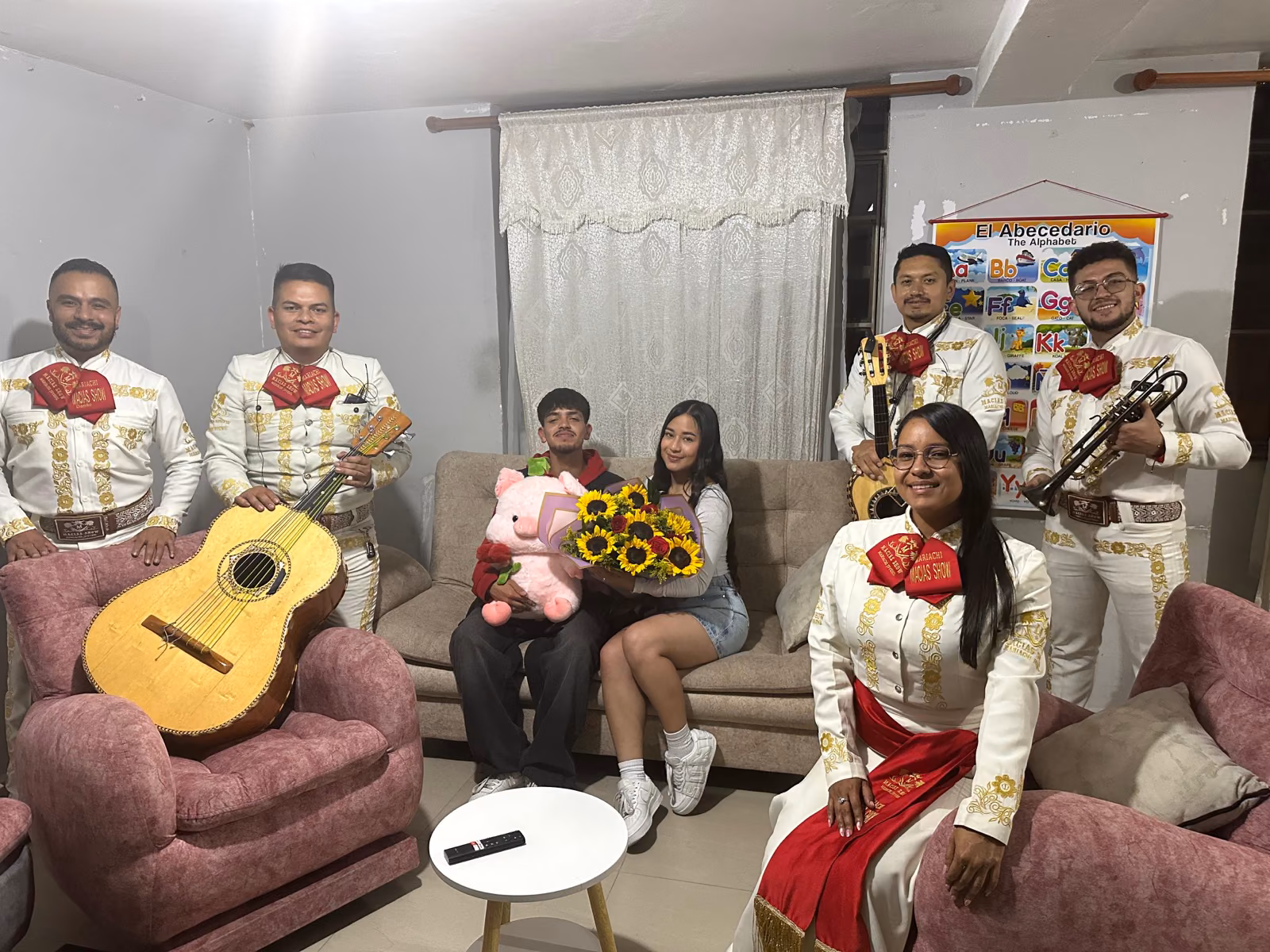 Serenata sorpresa con mariachis para una pareja en Soacha